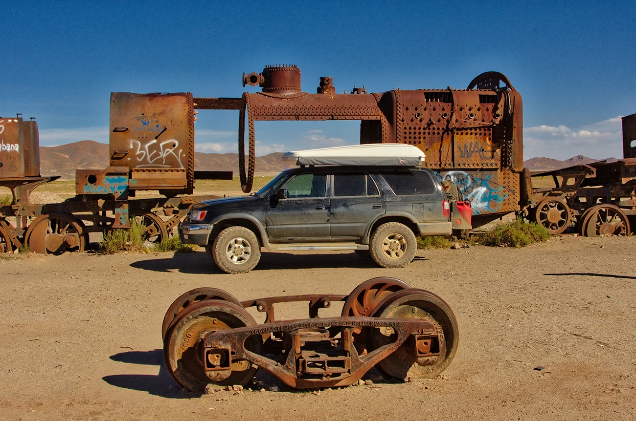 shadow_train_grave_resized.jpg