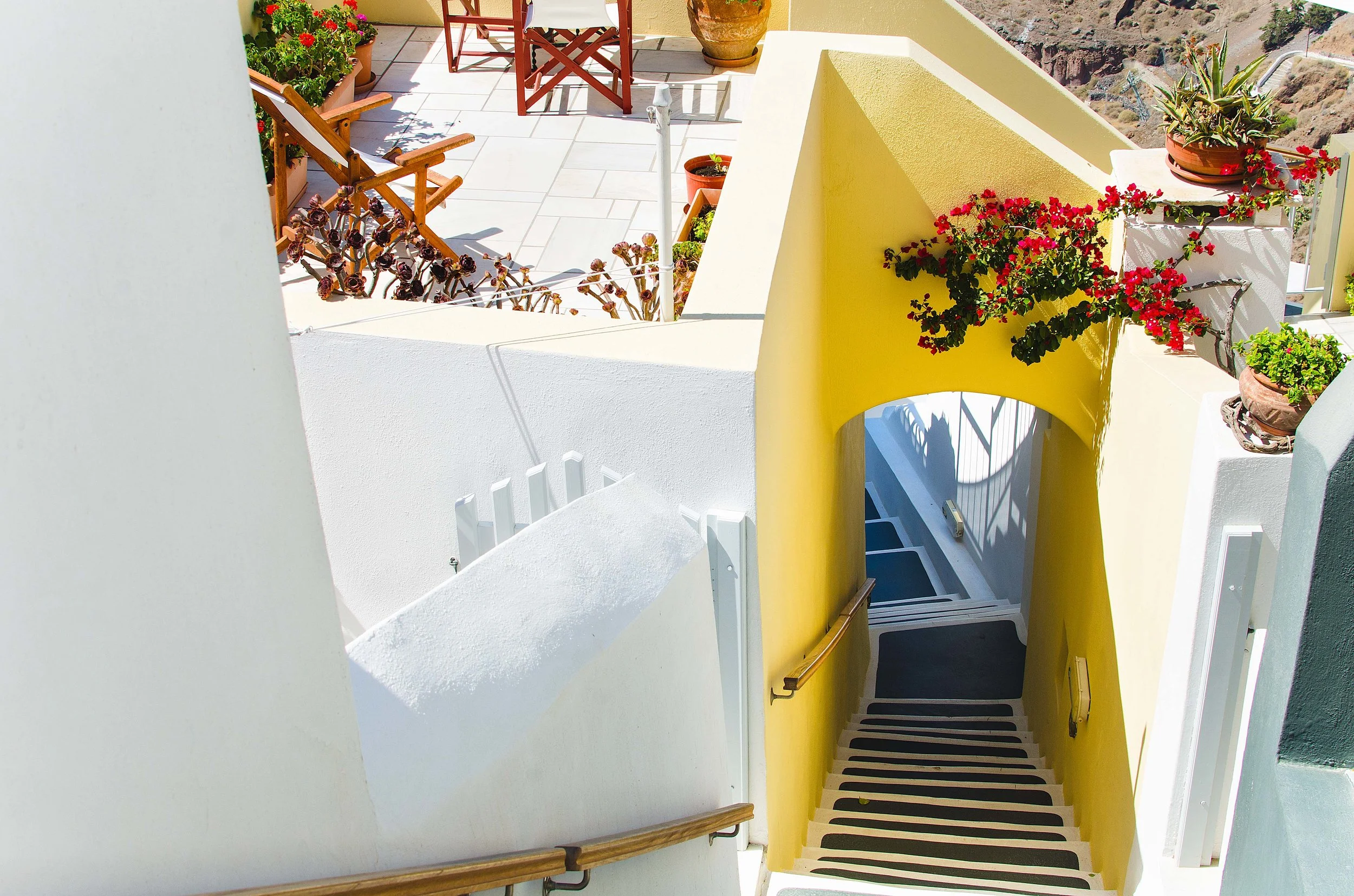 Kelly Sandos Santorini, Greece passageways