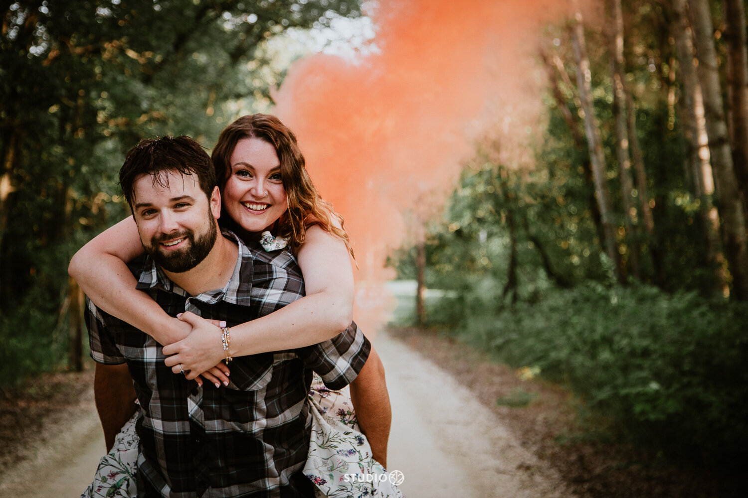 Studio-312-Photographer-Engagement-Session-Farm-Engagement-Winnipeg-Photographer-17.jpg