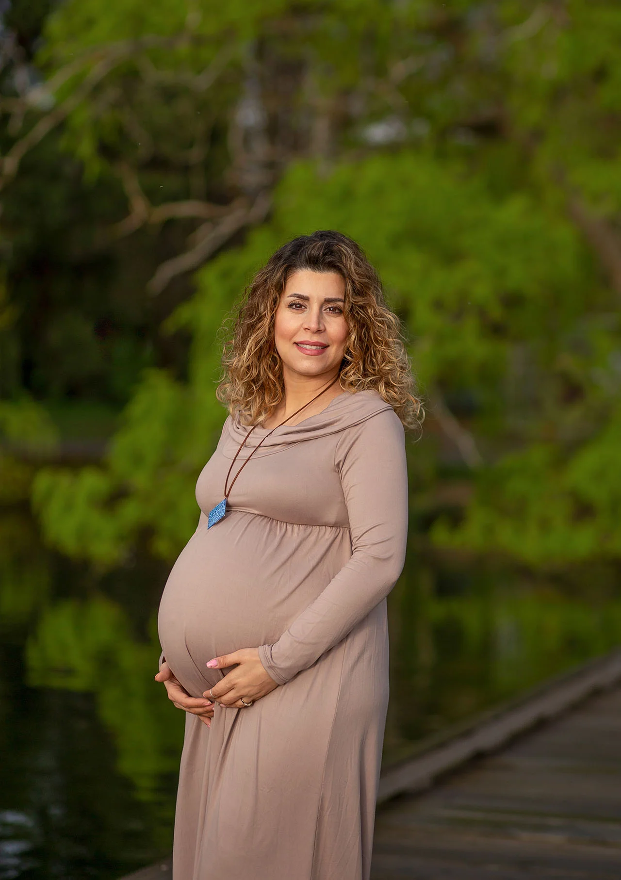 Maternity Photos at Green Lake Seattle - Spring cherry blossom m
