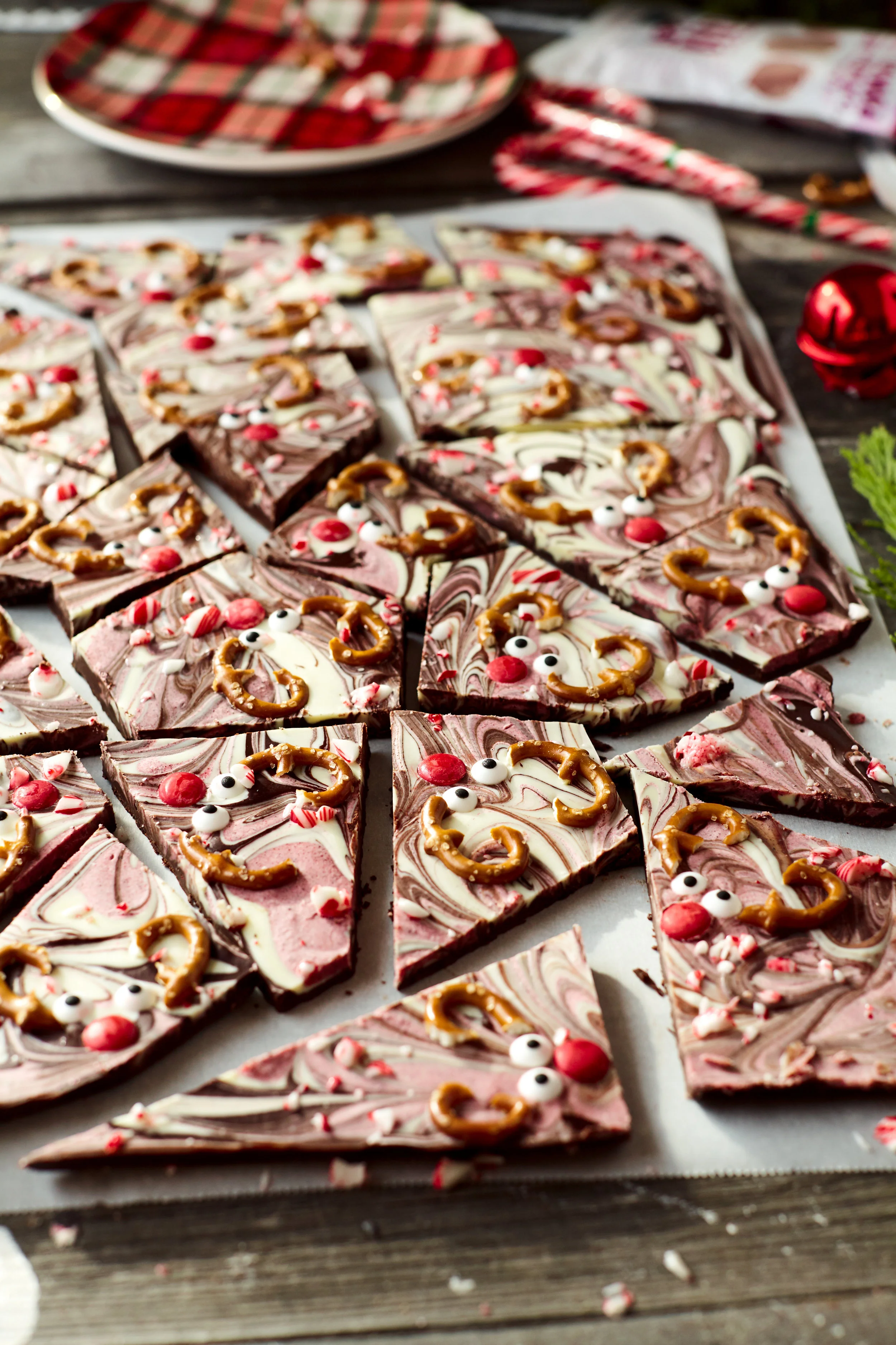 beet-chocolate-reindeer-bark2-4.jpg