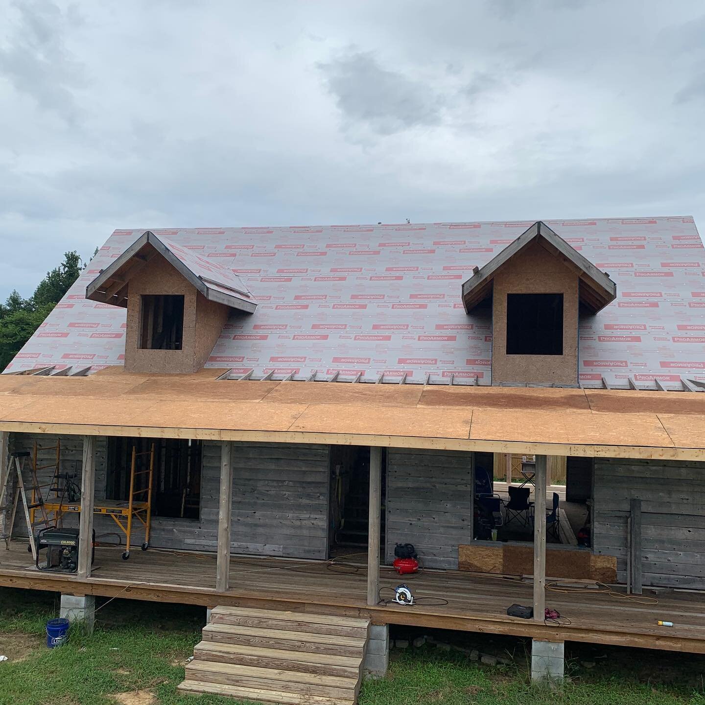 Ready for the roof! Loving how this Northern White Cedar home is turning gray! #loghome #dreamhome  Updated pricelist on our website!  www.gableloghomes.com