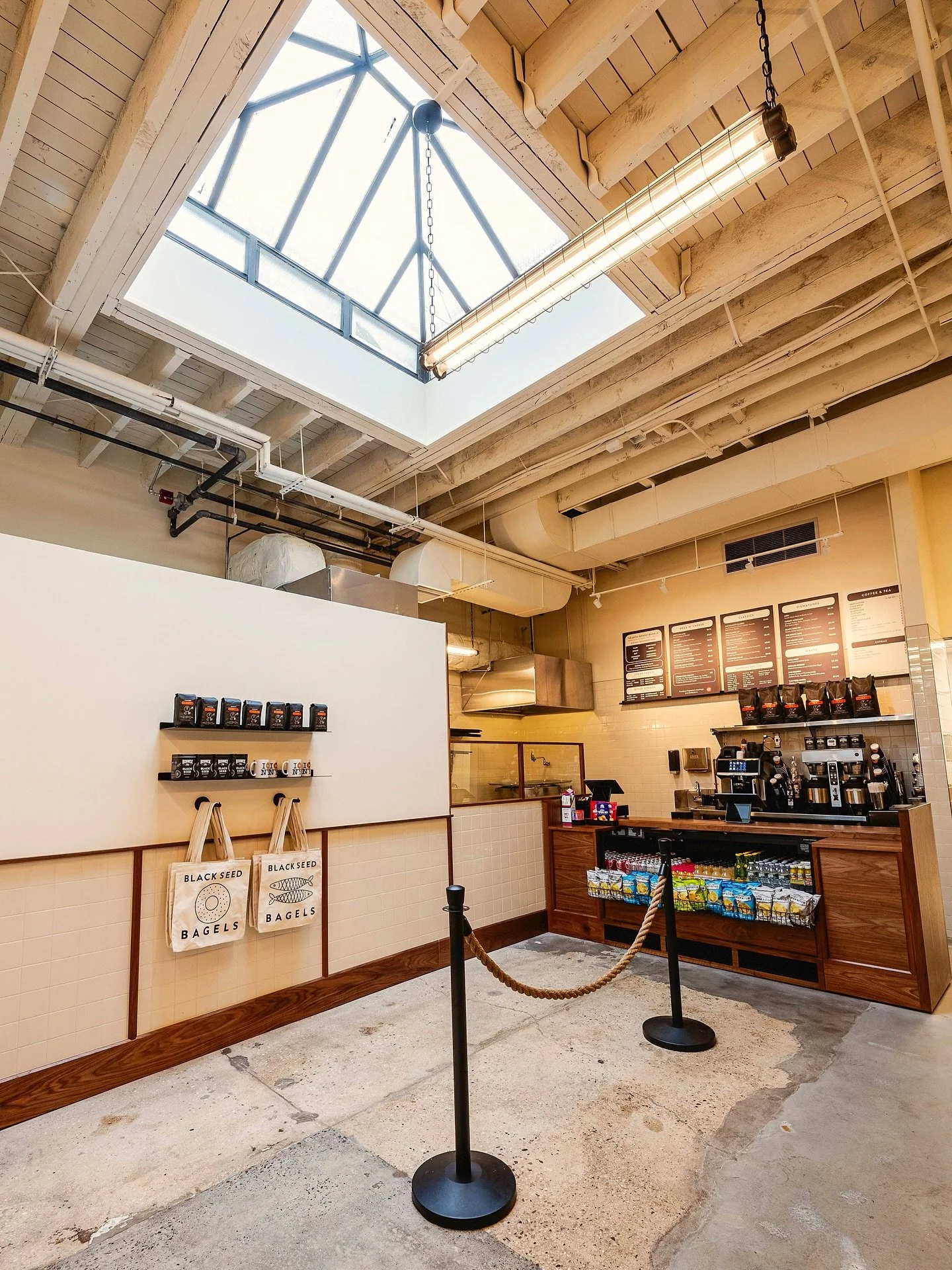 Time to recap some fabulous summer openings ICYMI! First up we have a gorgeous new Black Seed Bagels location in Long Island City at 5-18 50th Ave - their 10th shop, and their first ever in Queens! We were so thrilled by the warm welcome from the com