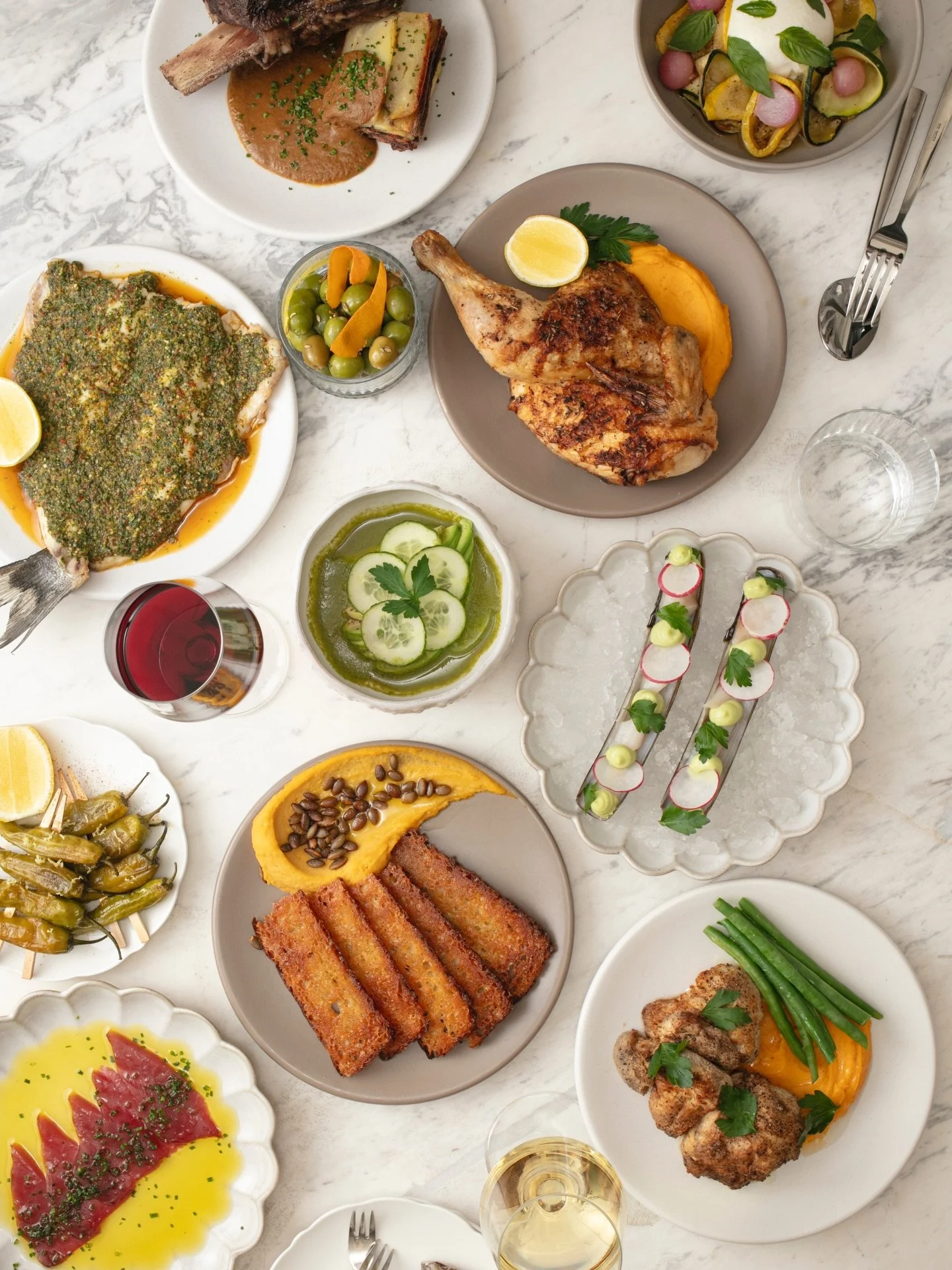 Aperitivo by Carta (@aperitivobycarta) is now open in the West Village, and it&rsquo;s&nbsp;chic AND delicious. From the team behind @cartawinebar, this ideally-located all-day spot is serving breakfast and phenomenal coffee (matcha lattes!) and the 