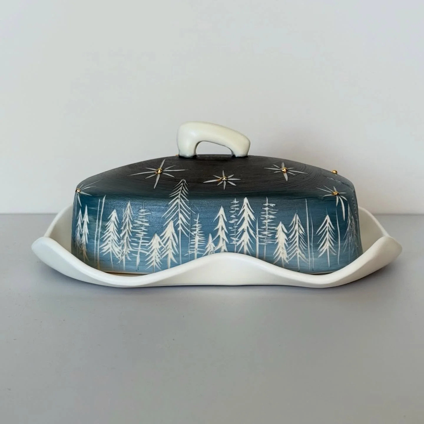 Taking a short break and reflecting on the year. Here&rsquo;s a butter dish I love (available in my shop right now). I&rsquo;m so grateful to everyone who supported my business this year. Being a one woman show is hard as heck, and you showing up for
