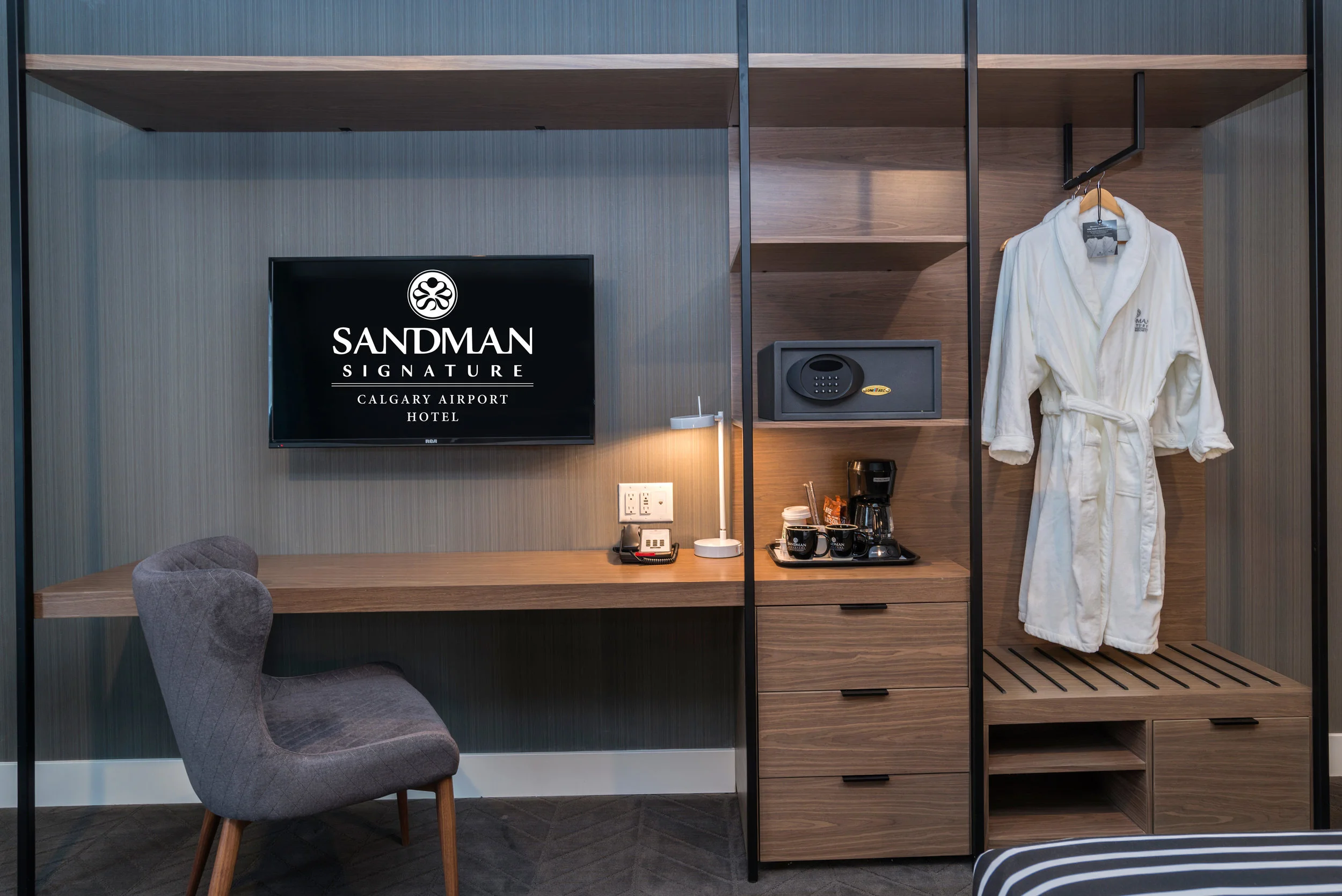 Sandman-Signature-Room-interiors012-edit.jpg
