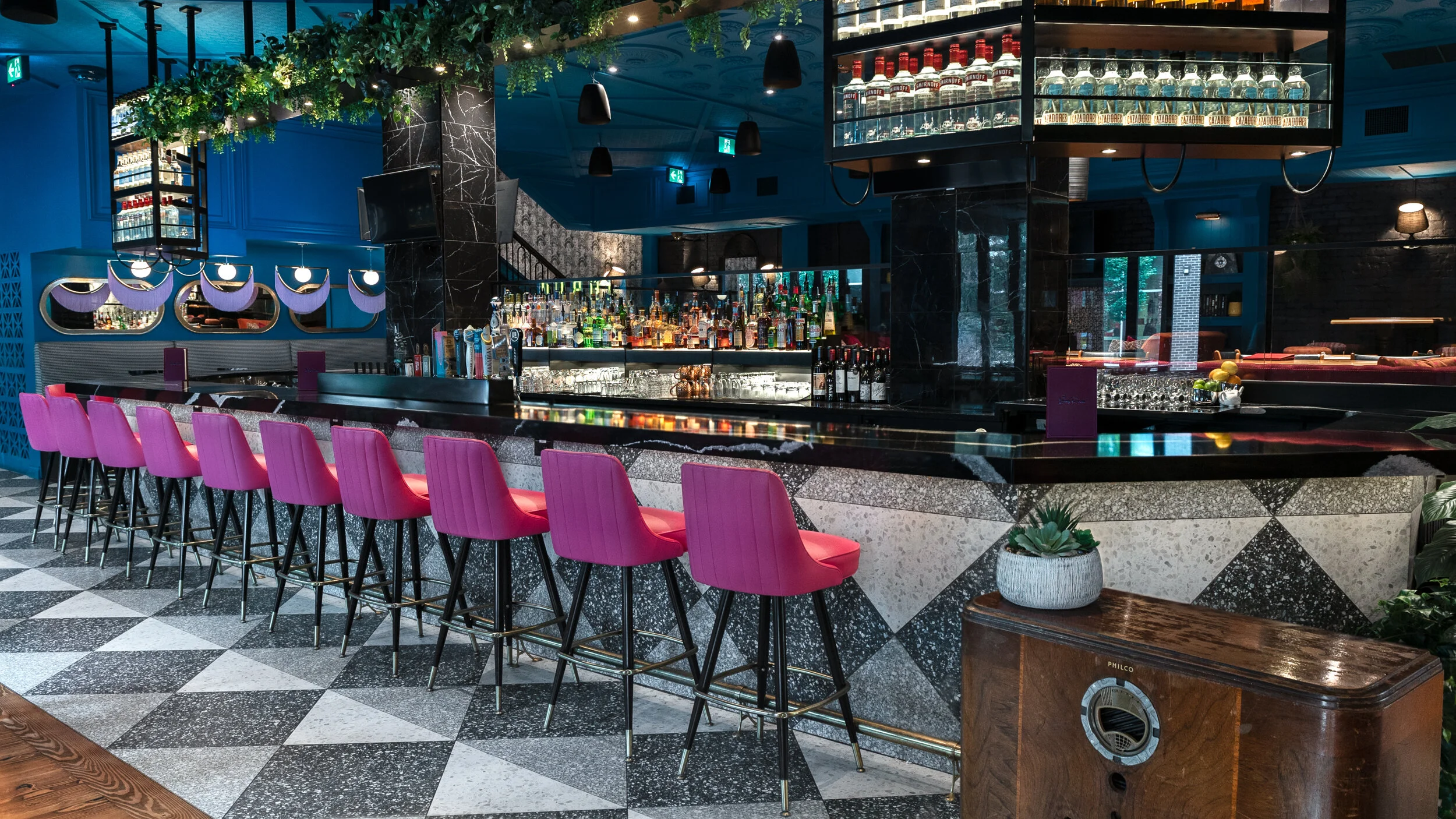 bar1.jpg
