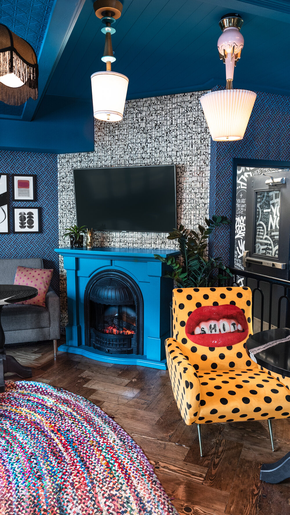 livingroom_loungev2.jpg