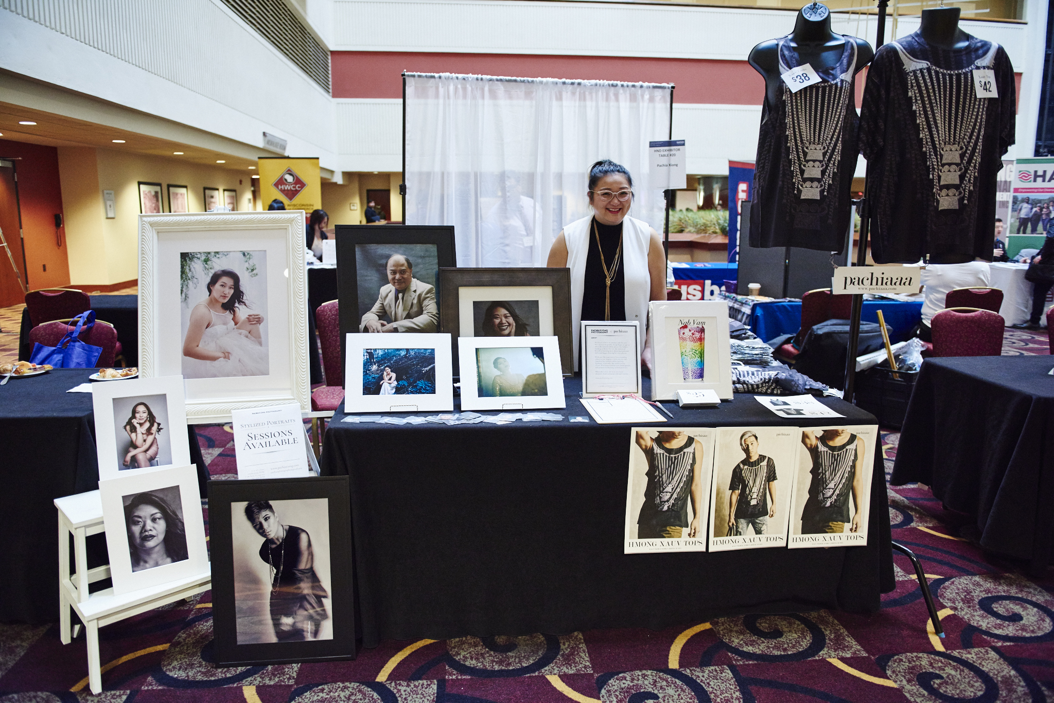 HNDC 1st Day - Friday, April 20th, 2017: I woke up around 2:30 AM and never went back to sleep. Around 5:00 AM, I got ready and started setting up my booth at 6:00 AM. Booth exhibitors received a black table and two chairs so it took me a while to setup my photos and such. No one was there but a few of Hyatt's staff greeting me and setting up tables for the 1st HNDC day. Funny, because later the same guy who greeted me asked,"You're still here? You woke up so early!" I laughed because he was still there too. 