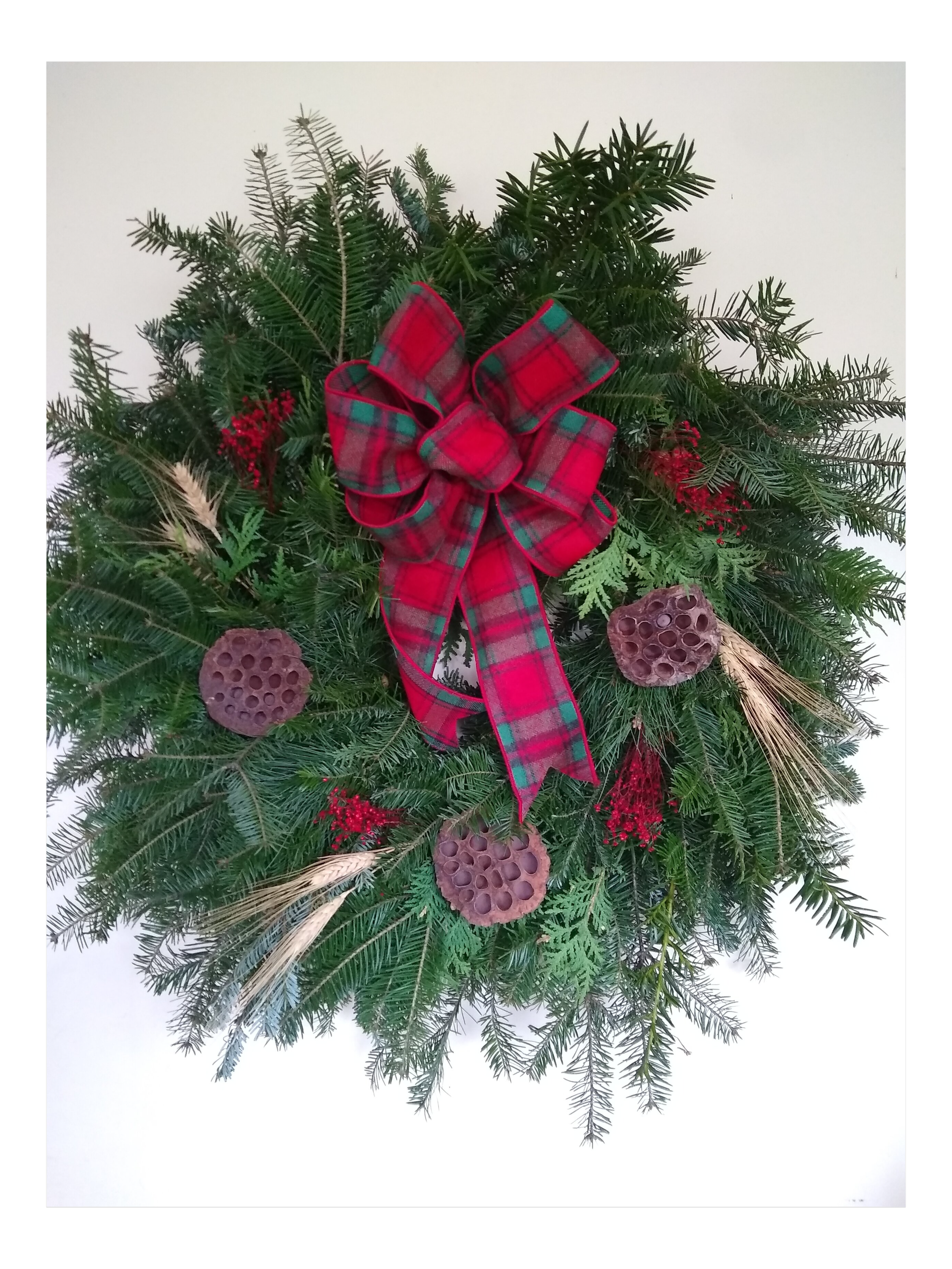 Early Bird Holiday Wreath Sale