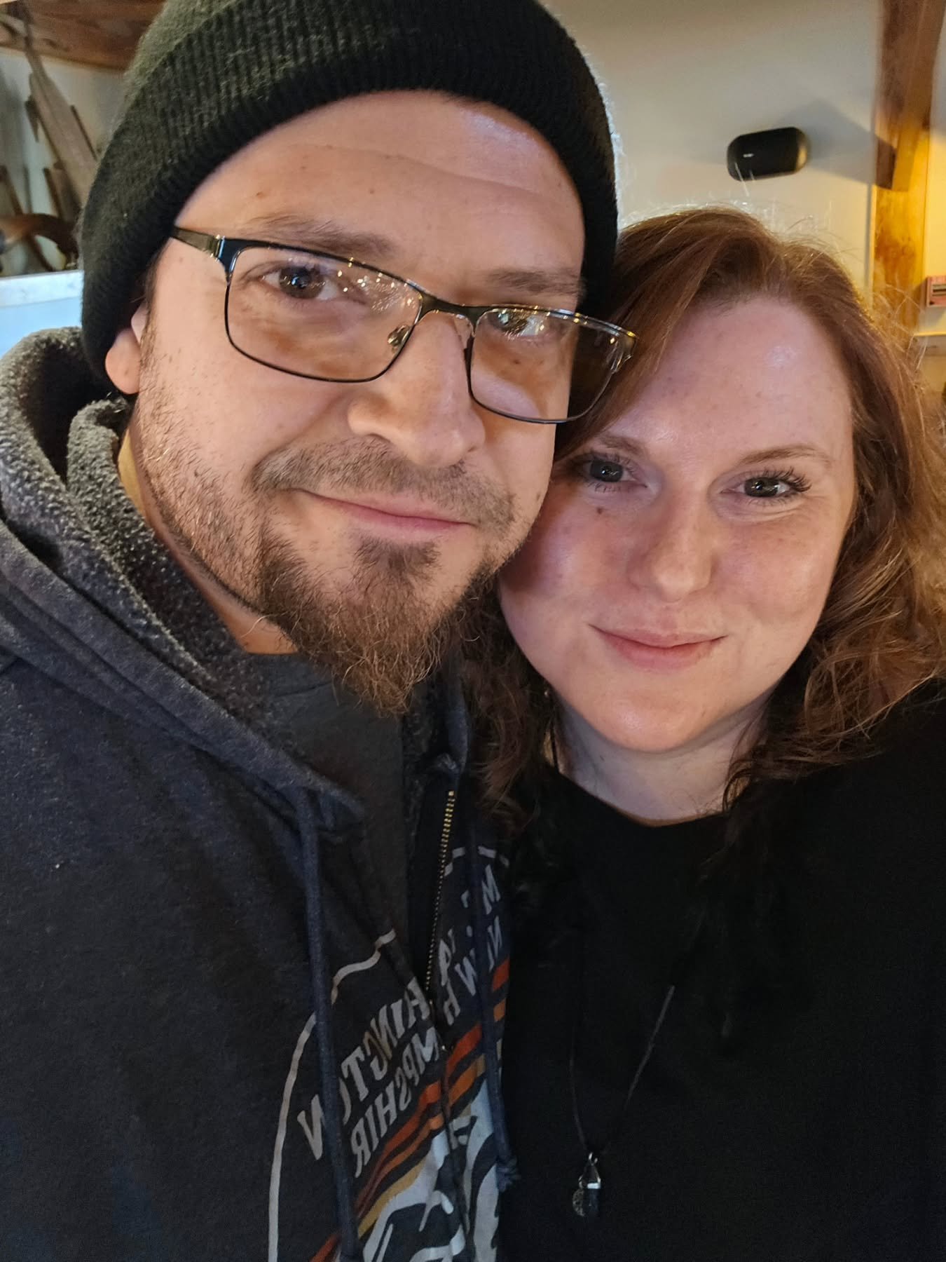 This week!

Friday 3/27 7:30p-10:30p at @sawdustcoffeehouse in Putnam CT

Sat 3/28 3p-6p at @tripleravenbrewing

Sun 3/29 2p-5p at @altruistbrewing 

Looking forward to seeing you and celebrating music. 

💙🦊🐲