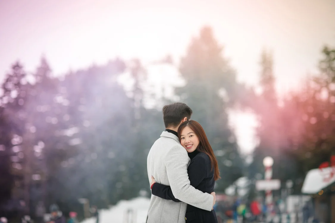engagement-session-couple-in-grouse-mountain-surrounded-by-snow-macy-yap-photography.jpg