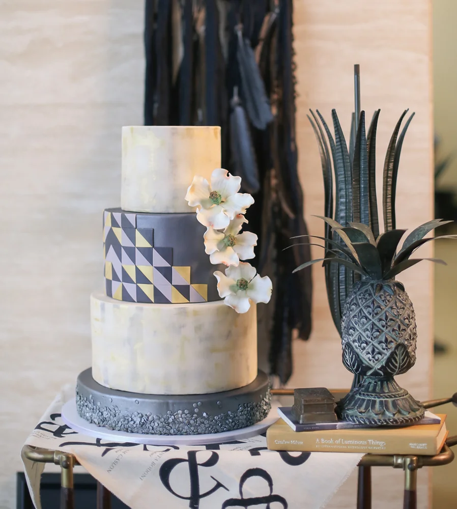 wedding-cake-details-macy-yap-photography.jpg