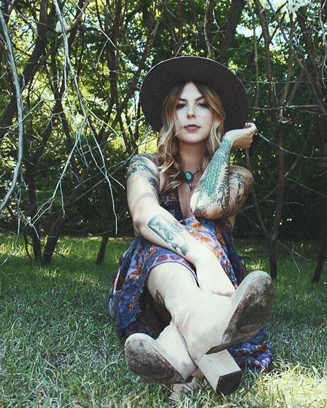 Thanks to my babe @dunkinlauren for helping make my dreamy visions for #lolasounds come true ✨