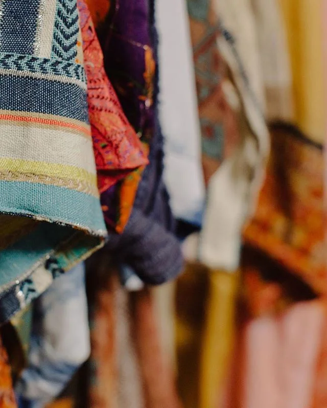 Upcycled saris make beautiful jackets. Made in Jaipur, India, the lovely ladies who have helped to create them urge everyone to "wear a piece of possibility with love." Kim Pearce and Kath Davis are two modern day sages who spearhead vocational training programs in India's poorest communities. ⠀
⠀
Known as The Possibility Project, they demonstrate how "ordinary people can make extraordinary choices using what they already have." They are hosting a viewing of Landfill Harmonic at Brisbane's New Farm Cinemas next Thursday evening, 25 May. Also about how people use creativity to rise from adversity, the event promises to be an inspiring way to support such important work!⠀
⠀
Photo: The Possibility Project @slumwear108