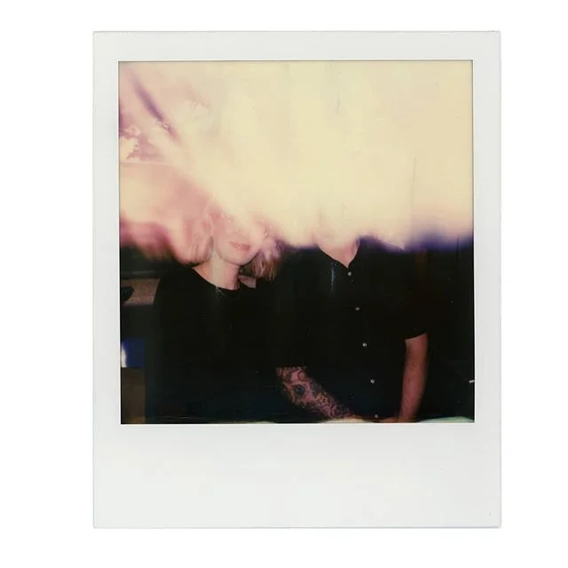 prue+mit.
#sx70 #polaroidoriginals #polaroidportrait  #flare #instantphotography