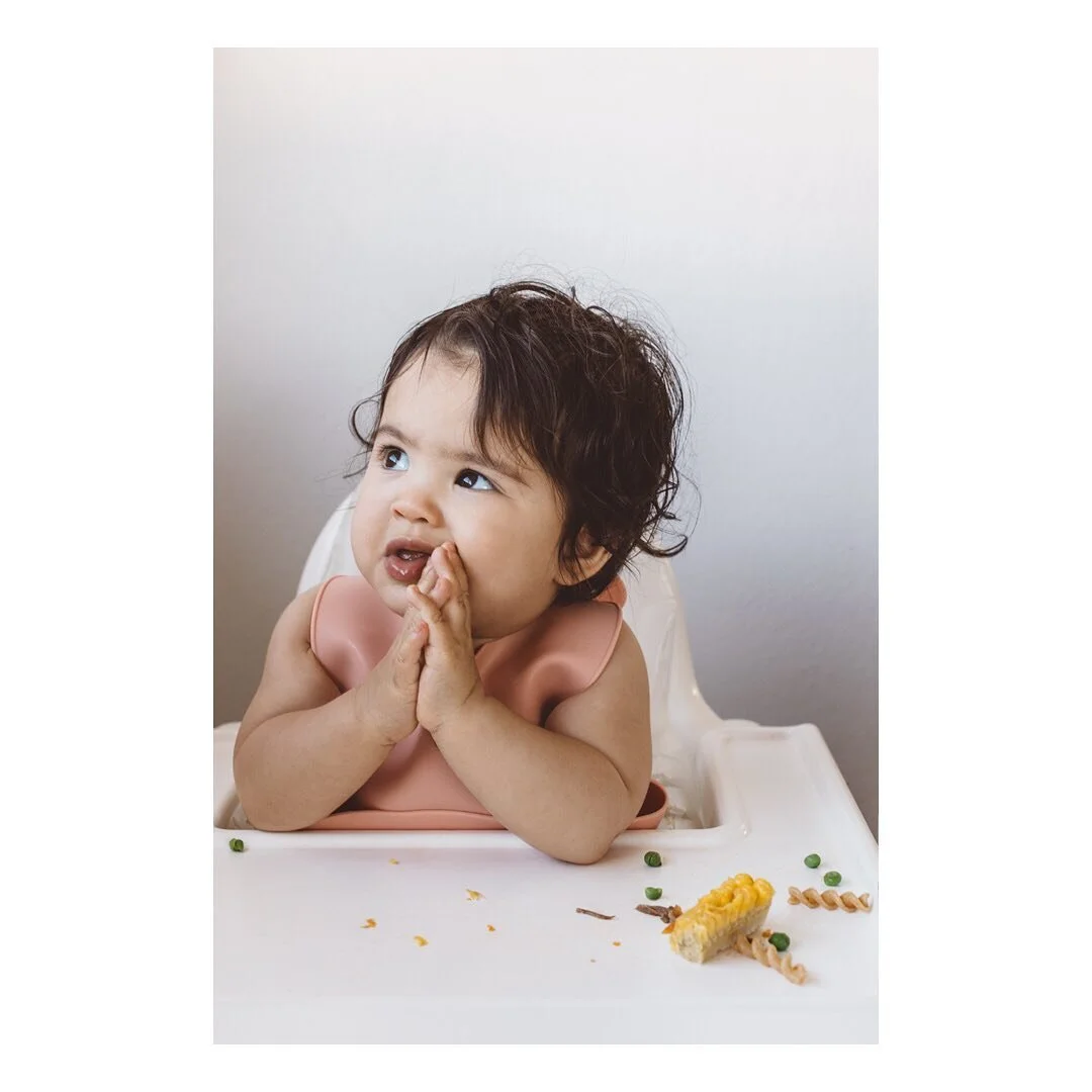 P A L A
Contemplating deep thoughts during din dins.