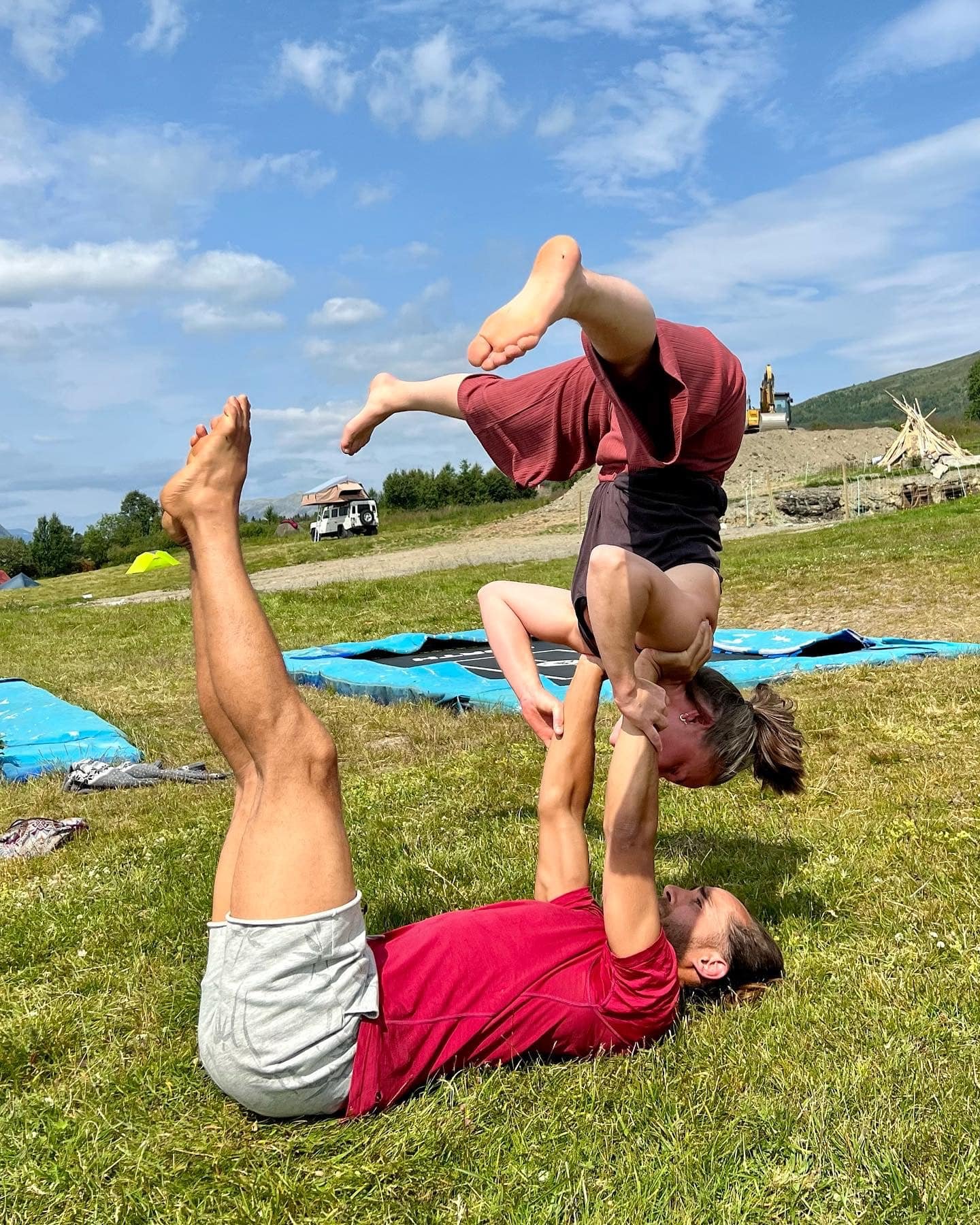 Two Person Yoga Guide: Partner Yoga for Beginners – On The Rocks