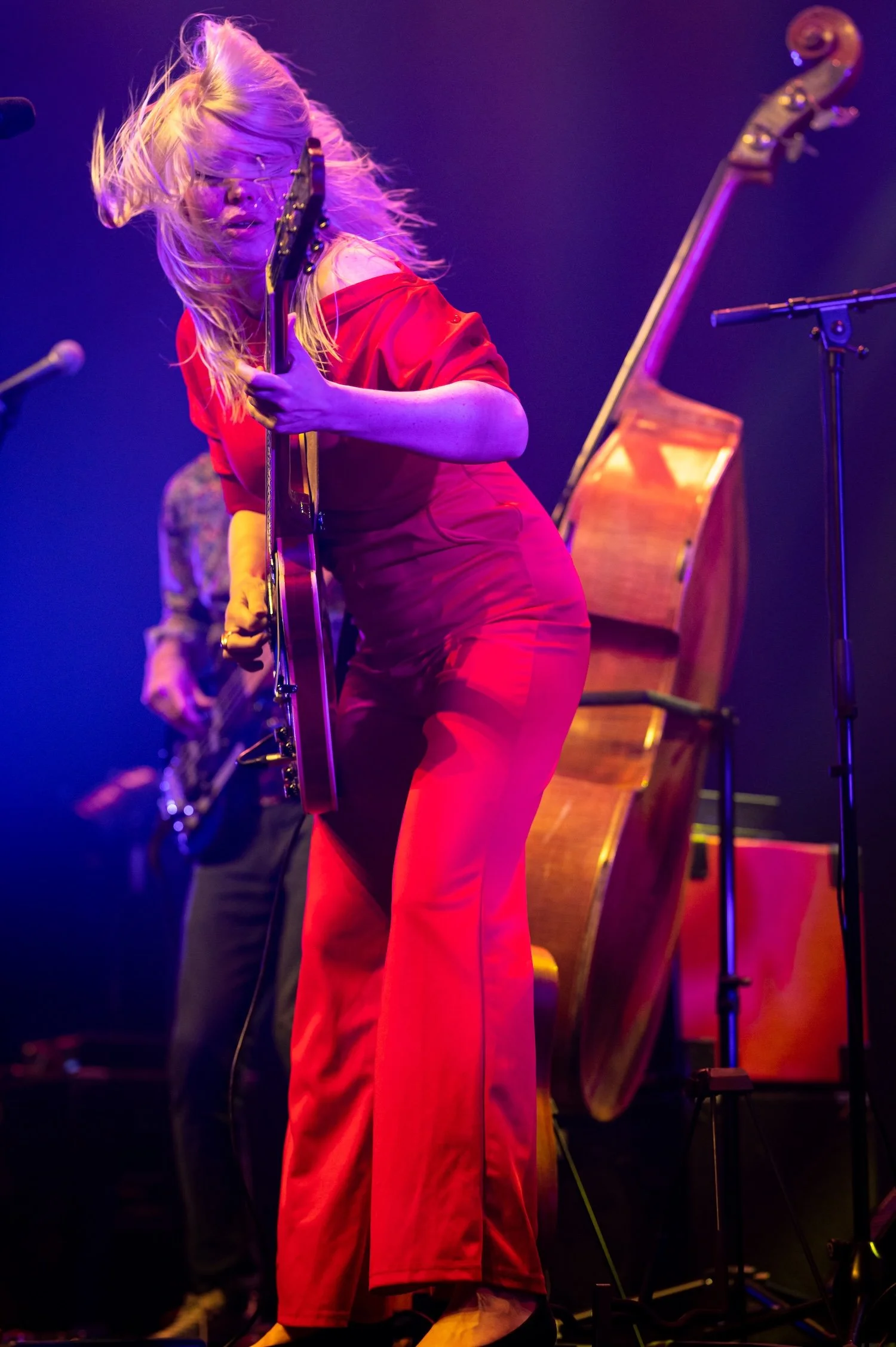 Oddrun Lilja rød drakt Arne Valen 1.jpg