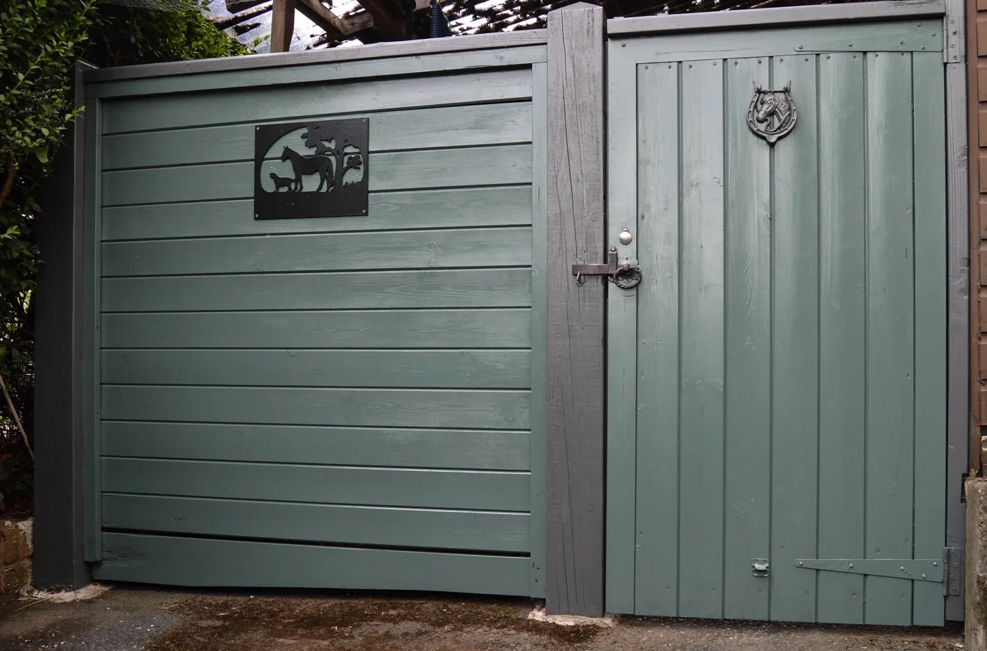 How to Get the Best Results When Applying Wood Paint