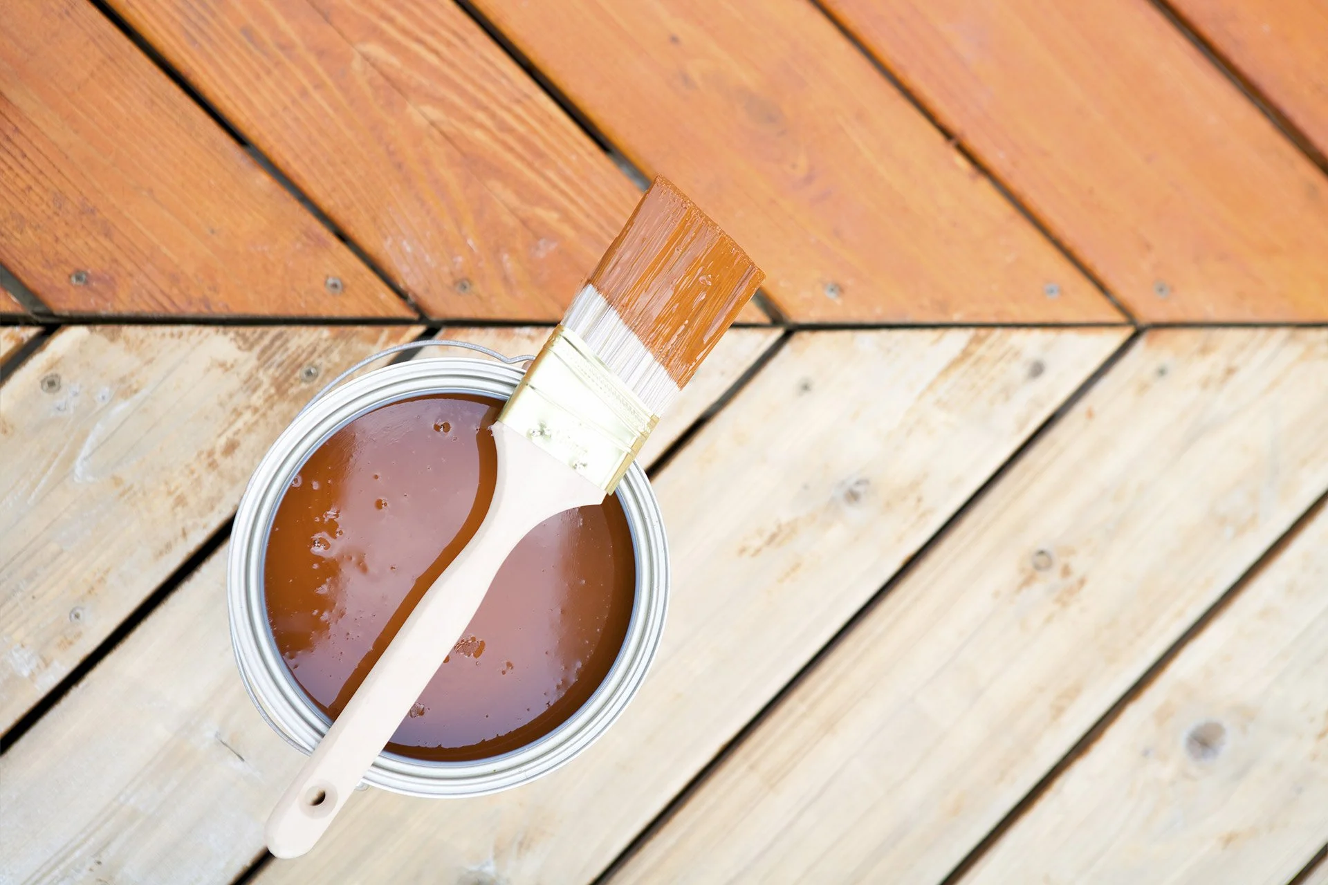 How to Select Stains for Wood in High-Traffic Areas
