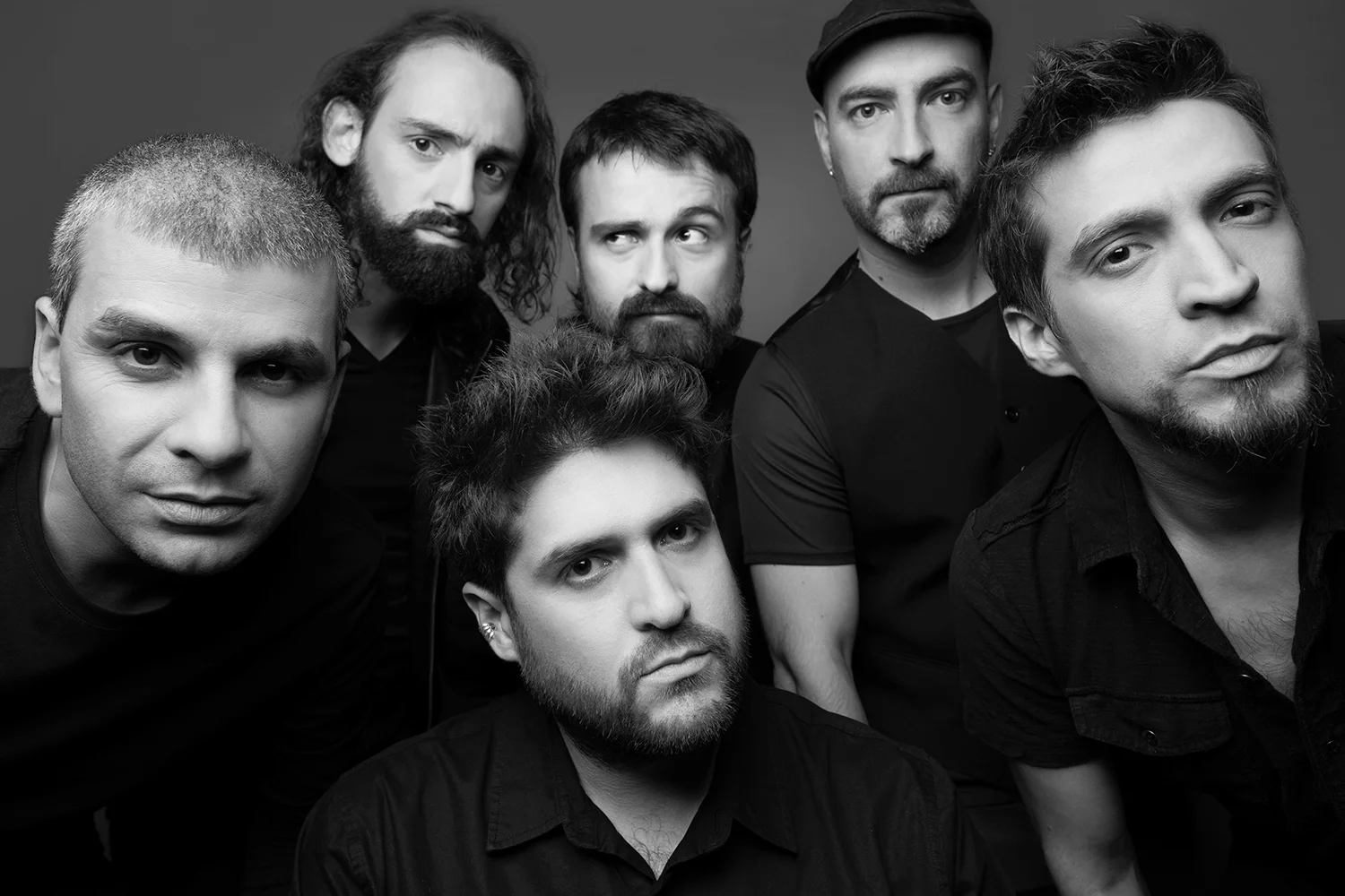 Chilean prog rockers AISLES announce new EP & release in-studio video