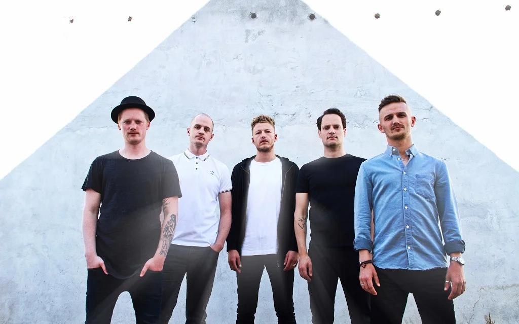 COLD NIGHT FOR ALLIGATORS sign with Long Branch Records