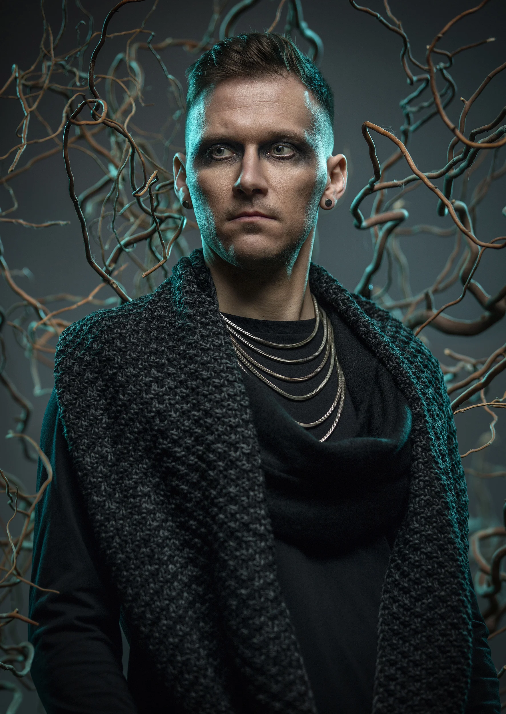 DANIEL TOMPKINS releases new single 'Black The Sun'