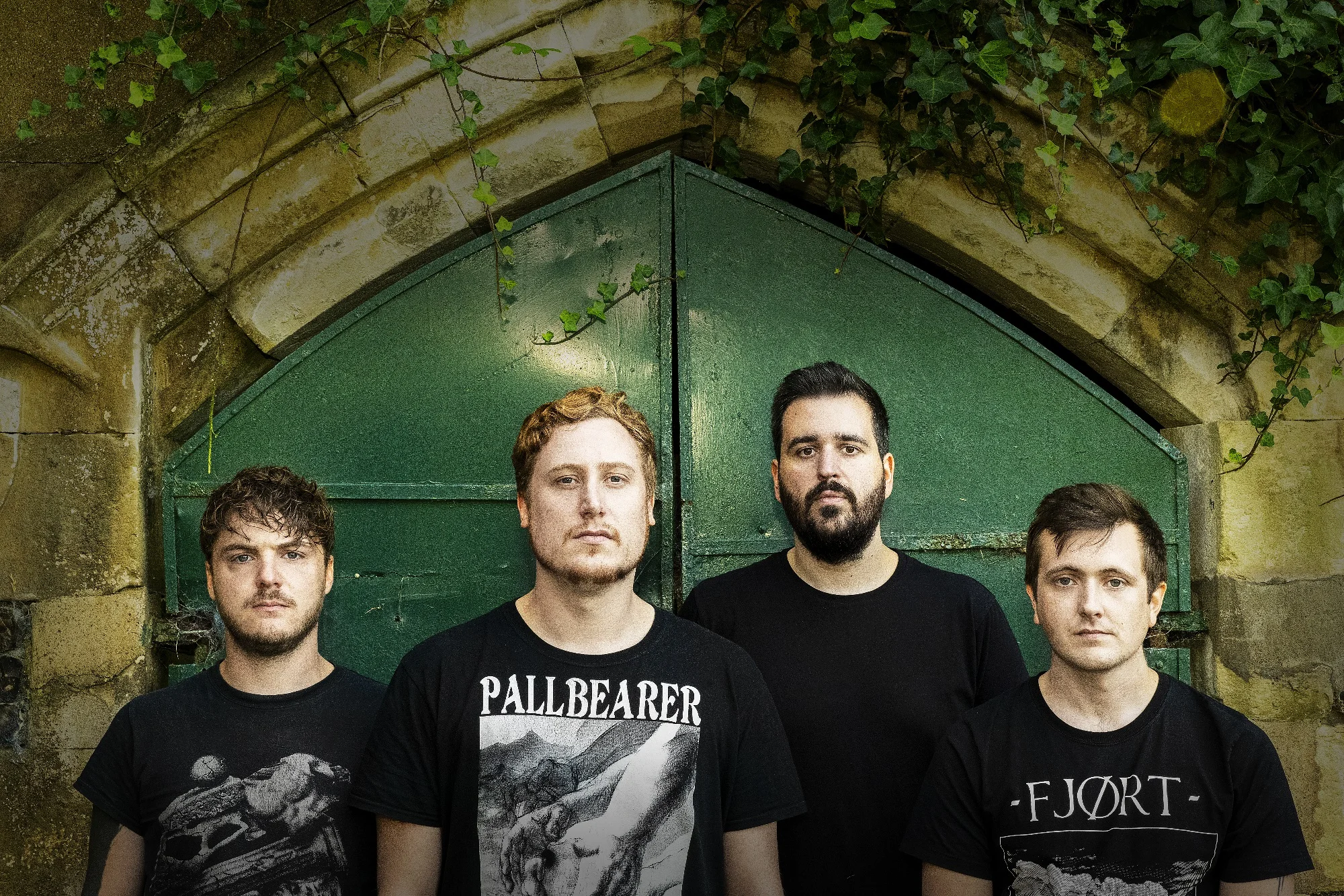 EARTH MOVES stream new single 'Catatonic' with live video