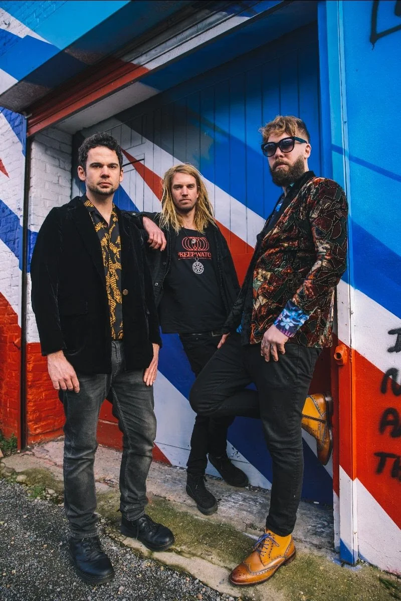 UK rock trio Blue Stragglers announce new EP, release new single — Hold ...