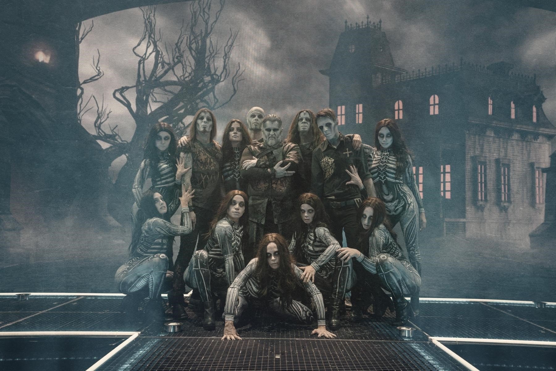  Hallowed Be the Holy Ground: Live at Wacken 2019 : Powerwolf:  Música Digital