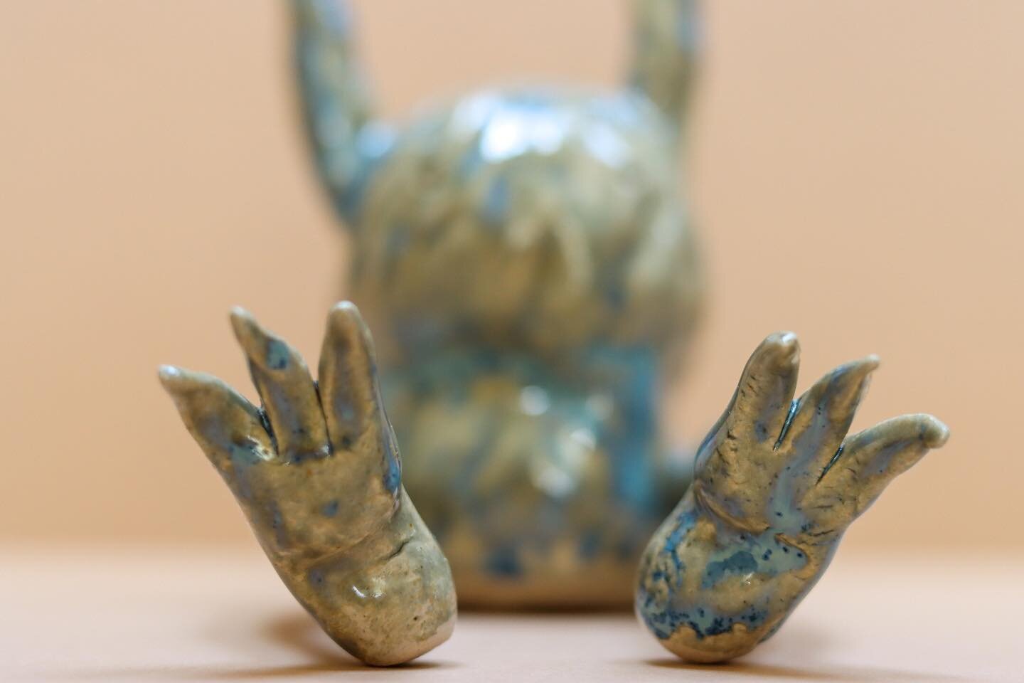 Monster toes! Always a favourite... and so is this Silver Crystal glaze! Each of my pieces is handmade and completely unique so this monster (just like all of the others) is one of a kind. ⁠⁠
⁠⁠
If you're interested in finding your own monster friend