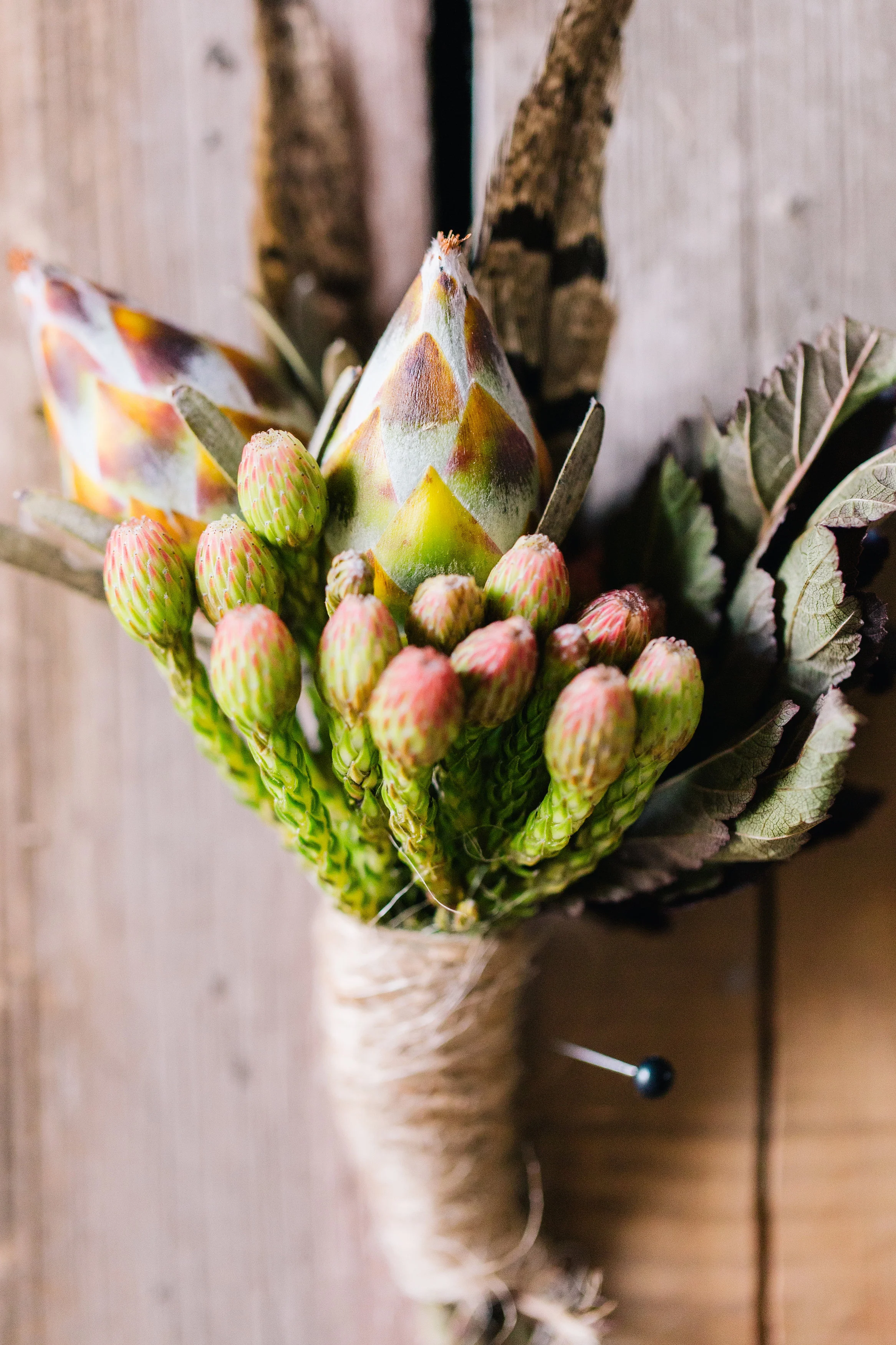 gertiemaesfloral.com | Sandy Creek Barn and Reynolds Plantation Wedding | Gertie Mae's Floral Design Studio | Vue Photography