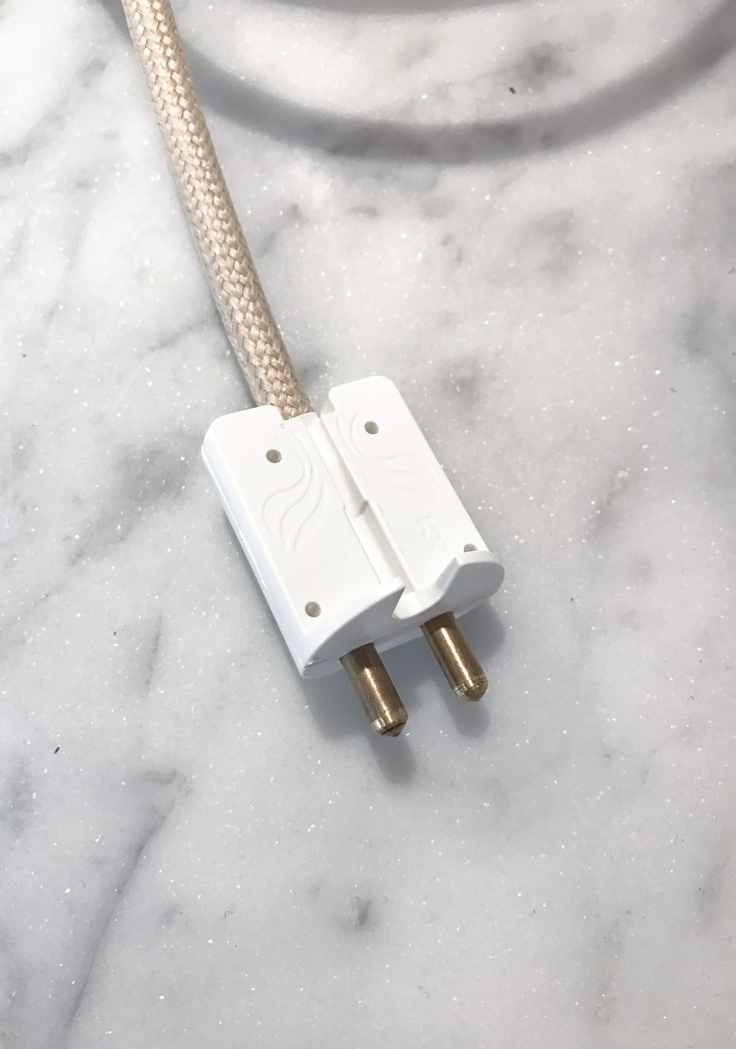 ceilingplug.jpg