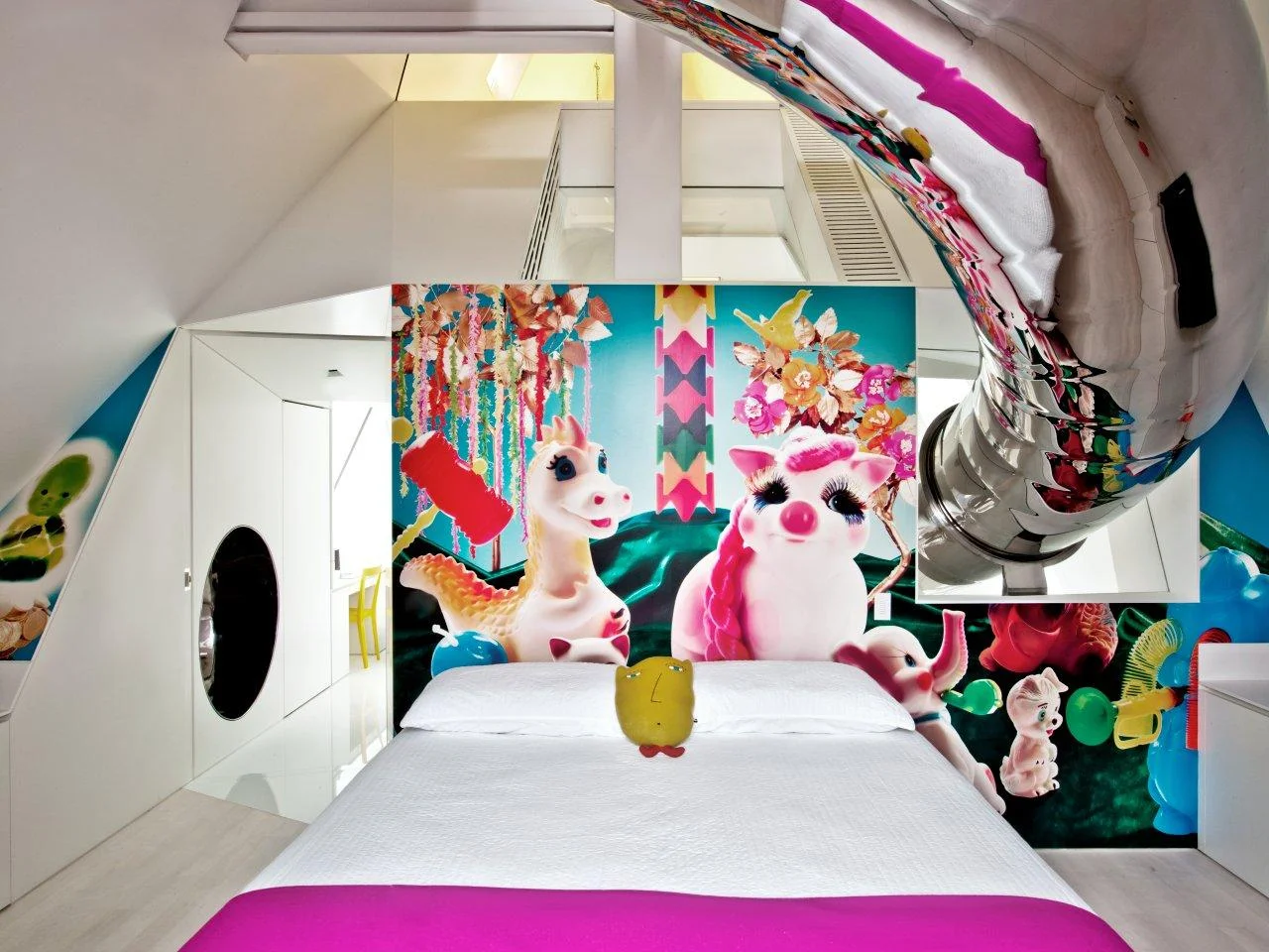 SKY HOUSE, NYC. DESIGN BY BY GHISLAINE VIÑAS. ARCHITECT: DAVID HOTSON | PHOTO: ERIC LAIGNEL