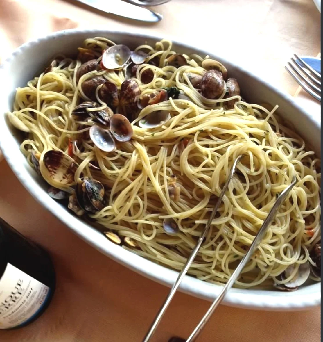 cinque+terre+linguine+and+clam.jpg