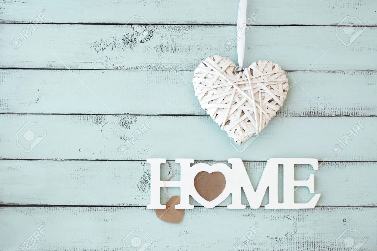 8 Affordable Essentials for a Sophisticated Shabby Chic Bathroom
