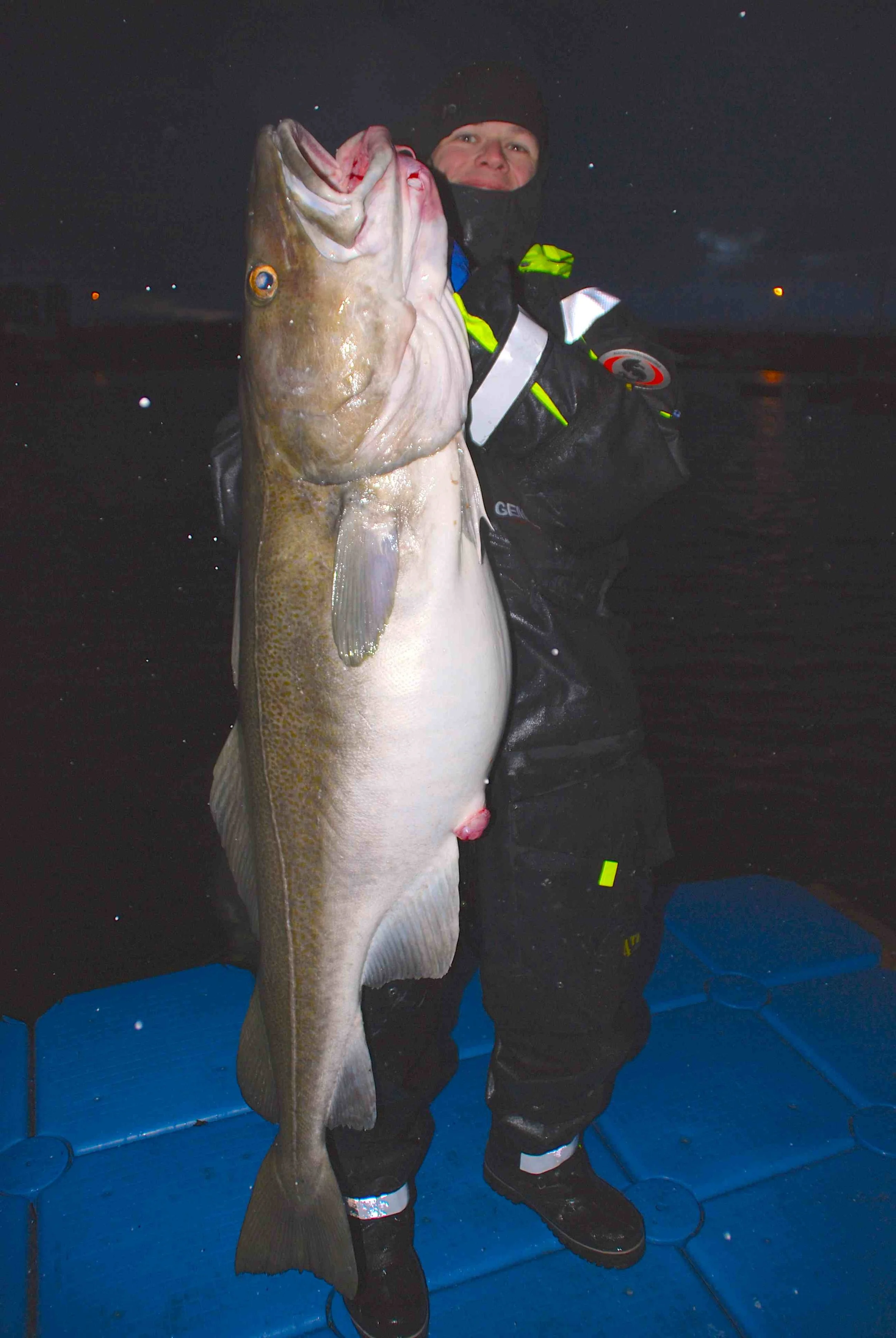 Jacob-med-ny-pr-på-255kg-fanget-på-glow-cutbait..-kopi.jpg
