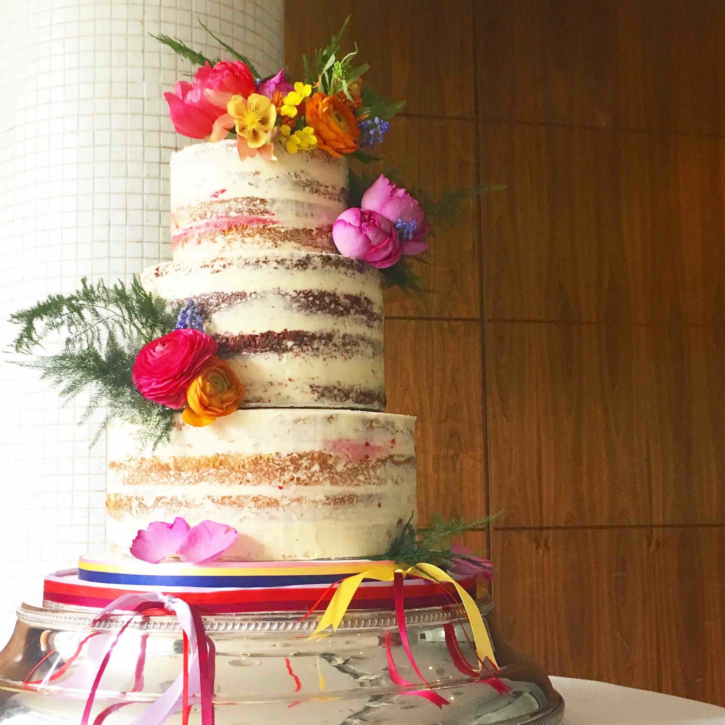 Bright semi-naked wedding cake