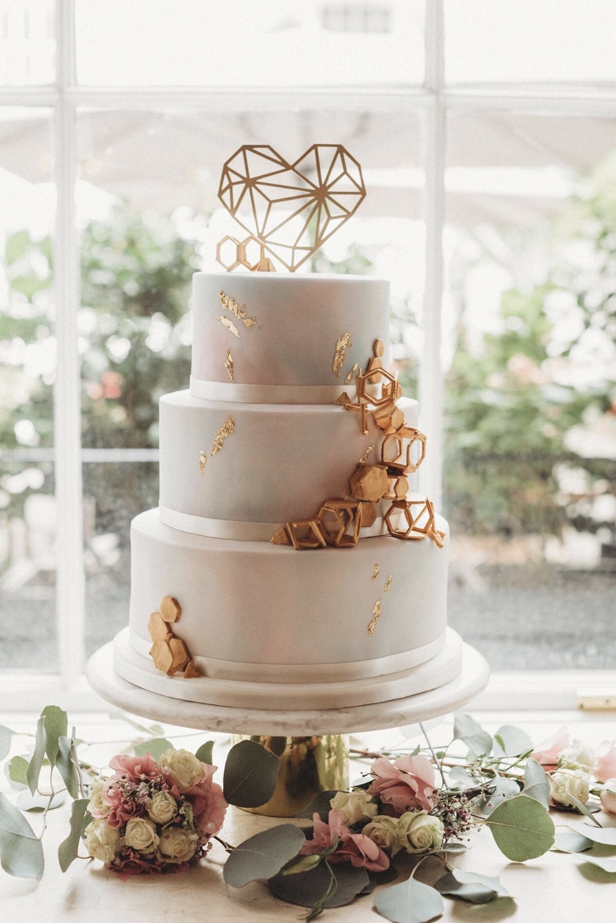 Pastel marble fondant wedding cake
