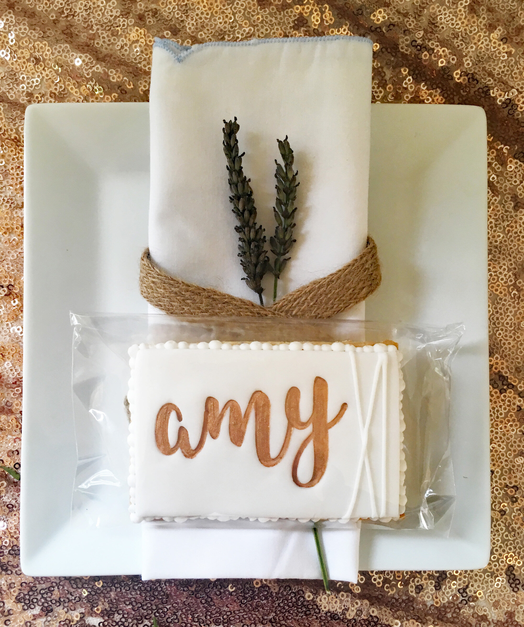 Place-setting-wedding-favours-Amy
