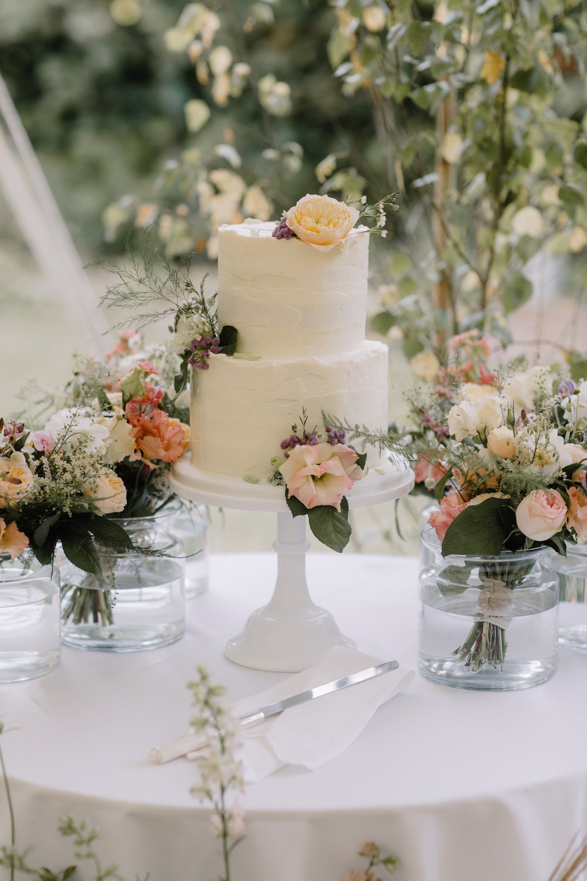 Small flower buttercream wedding cake