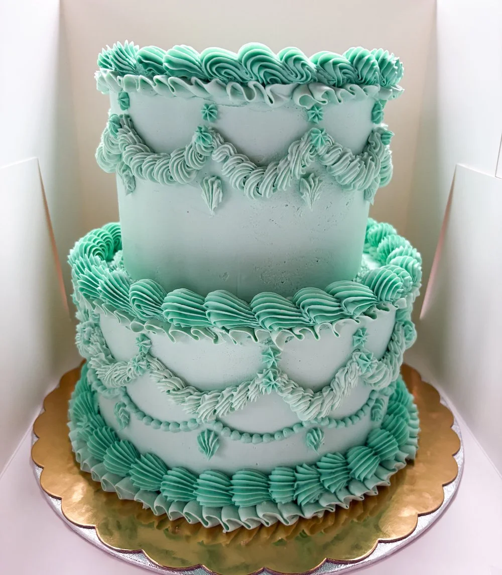 Sage green Lambeth cake