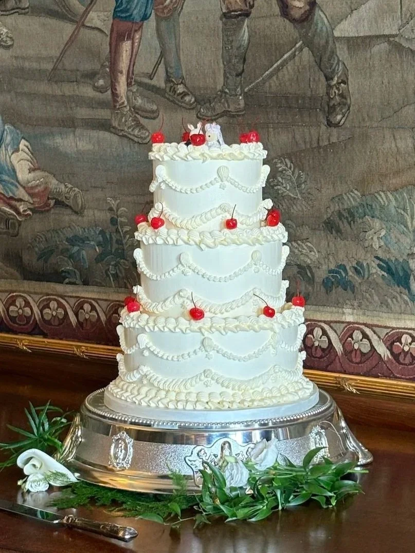 Kitsch Lambeth wedding cake