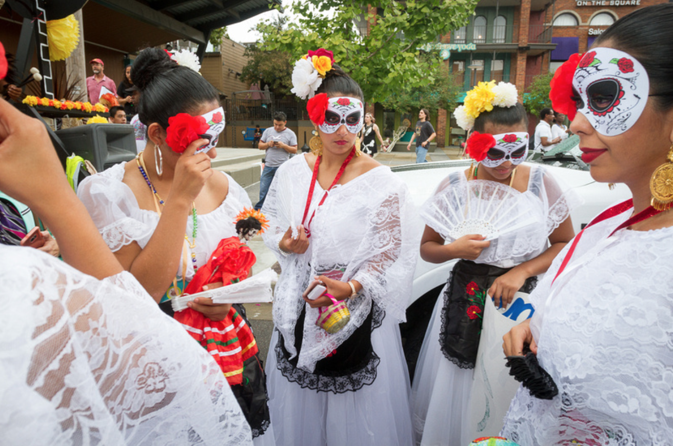  Overton Square welcomes the Cavateatro Bilingual Theatre Group for a remarkable Dia De Los Muertos parade, complete with fabulous costumes and amazing floats 