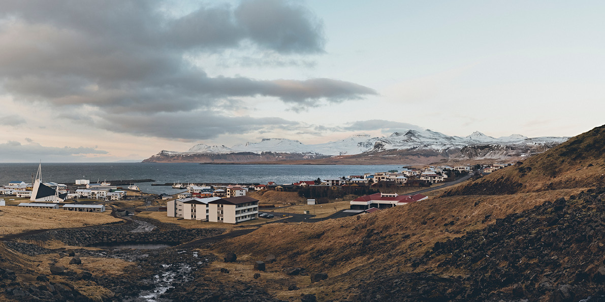 Iceland-Book-21x21-final-27101723.jpg