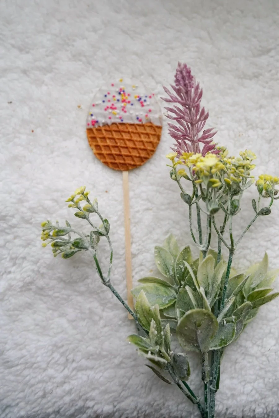White Choc Sprinkle Egg Lollipop.jpg