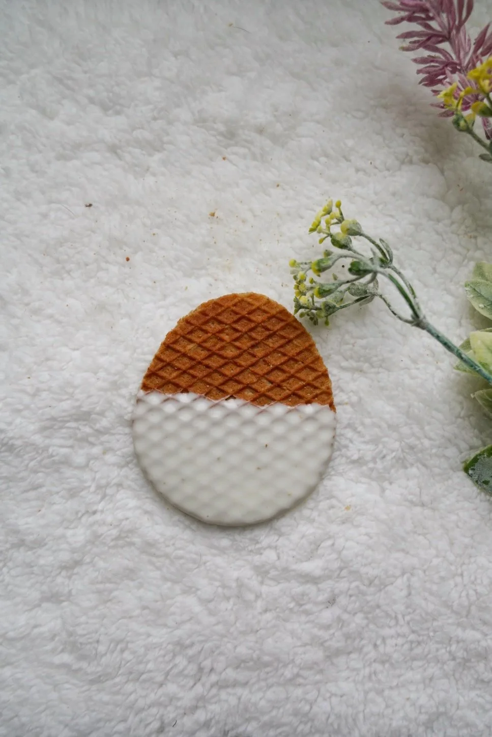 White Choc Egg Stroopie.jpg