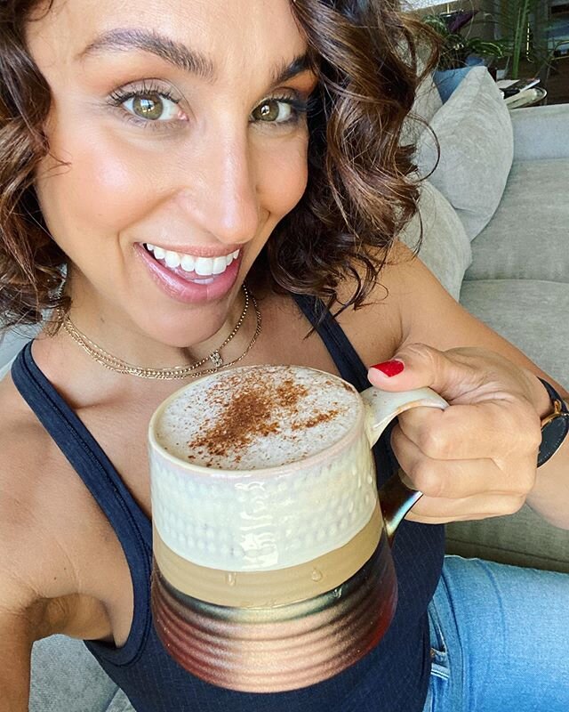 CHAGA PROTEIN LATTE ✨ ⠀
⠀
A new recipe all up on my website AND tutorial vid on IGTV. As my clients heal, I often work with them to cut back or even cut out coffee and caffeine. It&rsquo;s very acidic and can wear away esophagus and gut lining. A lit
