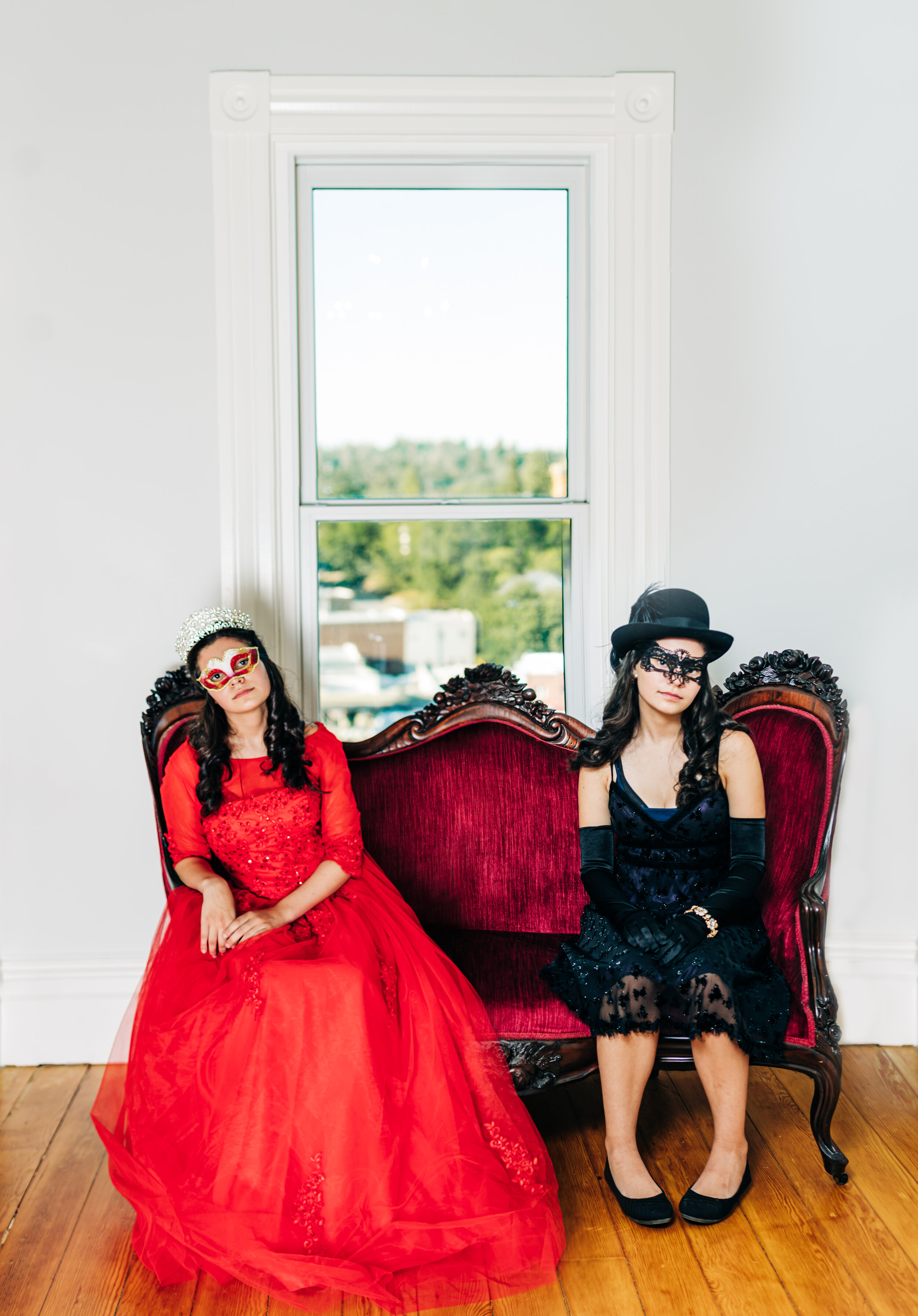 Alice and the Red Queen with Anika Vodicka | Photo by Lenka Vodicka of Lenkaland Photography